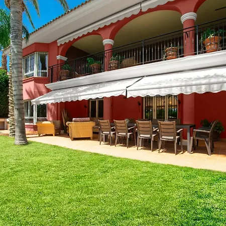 10 Bedroom 5 Star Luxury & Heated Pool For 5 To 28 Guests Near Alicante Βίλα